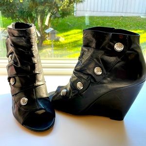 Vince Camuto Black Leather Peep-toe Wedge Silvertone buttons on pleated side.